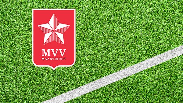 Logo voetbalclub Maastricht - MVV - Maatschappelijke Voetbal Vereniging Maastricht - in kleur op grasveld met witte lijn - 600 * 337 pixels